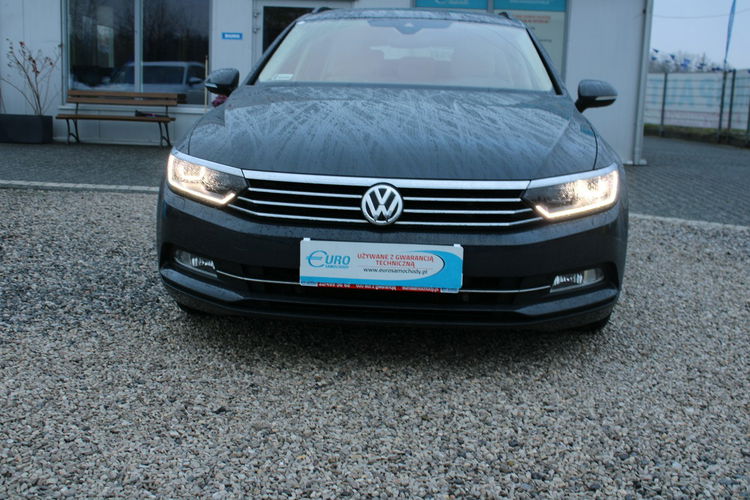 Volkswagen Passat Comfortline Navi LED F-vat Salon Polska Gwarancja zdjęcie 3