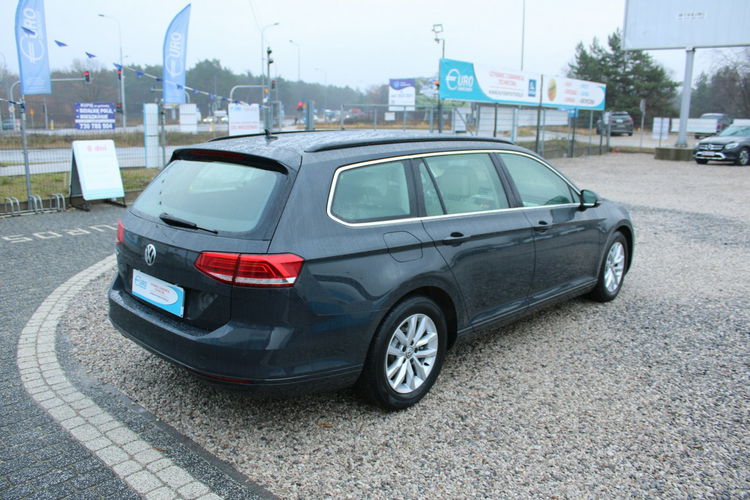 Volkswagen Passat Comfortline Navi LED F-vat Salon Polska Gwarancja zdjęcie 6