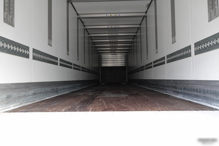 Schmitz KONTENER KOFFER / DOPPELSTOCK  / OŚ PODNOSZONA / ROLETA / OPONY 100% / IZOTERMA  zdjęcie 13