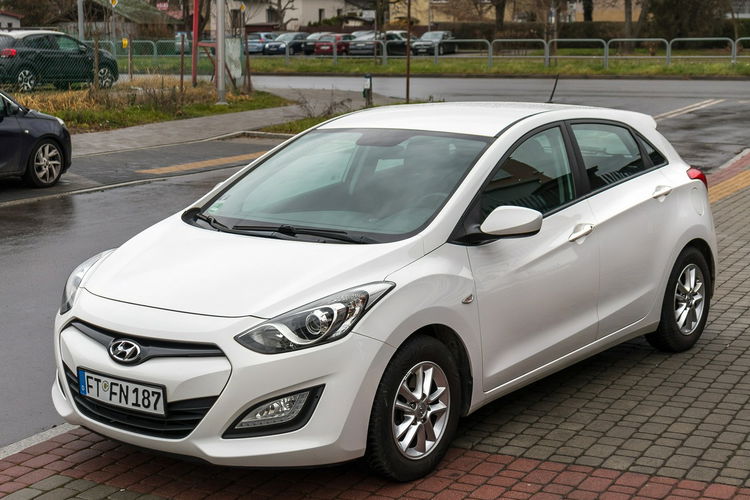 Hyundai i30 1.4_Benzyna_100KM_147 tyś. km zdjęcie 4