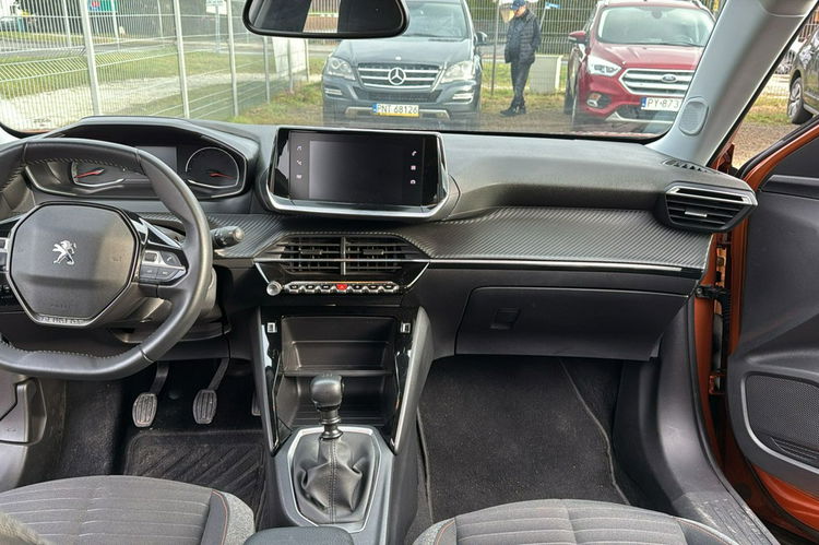 Peugeot 2008 navi, klimatronic, zarejestrowany zdjęcie 6