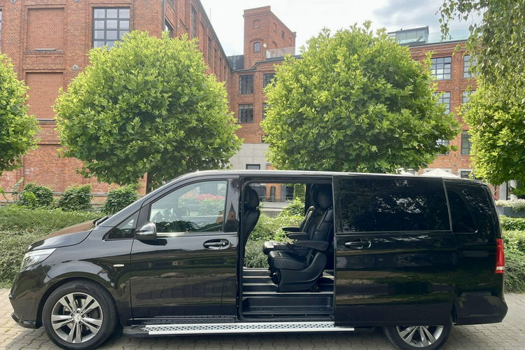 Mercedes V 220 Pak. BRABUS extra long full led navi kamera el.drawi klapa skóry zdjęcie 6