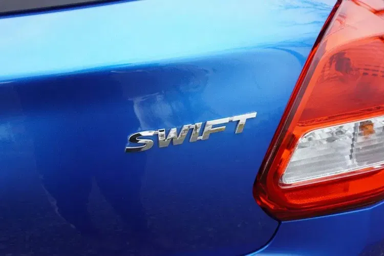 Suzuki swift zdjęcie 18