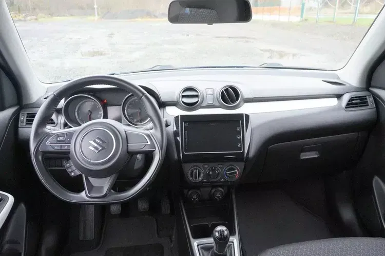 Suzuki swift zdjęcie 8