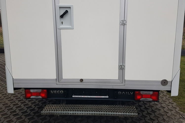 Iveco Daily KONTENER NISKOPODŁOGOWY 4.43x2.23x2.42 SKLEP FOODTRUCK KAMPER KLIMA zdjęcie 27