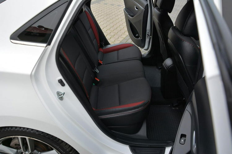 Hyundai i30 1.6T (186KM)69 Przebieg Sport Bi-xenon Navi Ledy Kamera Skóry ASO zdjęcie 16