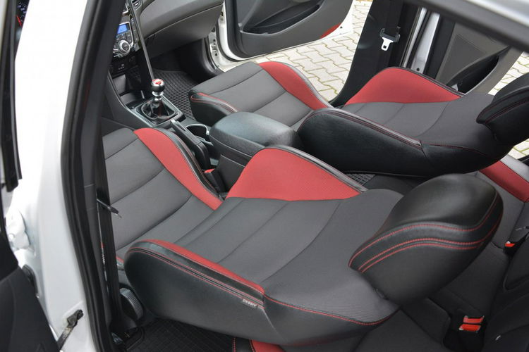 Hyundai i30 1.6T (186KM)69 Przebieg Sport Bi-xenon Navi Ledy Kamera Skóry ASO zdjęcie 24
