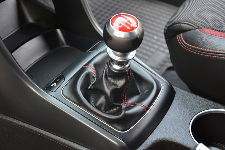 Hyundai i30 1.6T (186KM)69 Przebieg Sport Bi-xenon Navi Ledy Kamera Skóry ASO zdjęcie 36