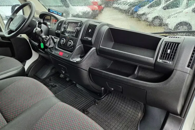 Peugeot Boxer L4H3 99999zł NETTO Brygadówka 6 osób 2.2HDi/140KM zdjęcie 25