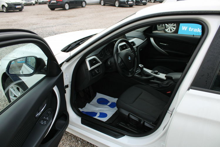 BMW 318 Salon Polska Gwarancja LED F-vat zdjęcie 10