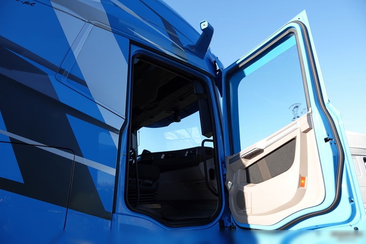 DAF XG + / 530 / RETARDER / ADR / KLIMA POSTOJOWA / CAŁY NA PODUSZKACH / PO ZŁOTYM KONTRAKCIE SERWISOWYM zdjęcie 36