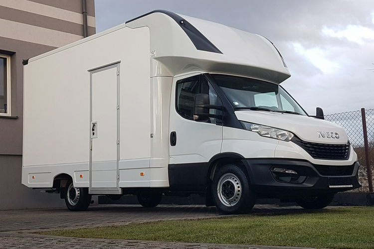 Iveco Daily KONTENER NISKOPODŁOGOWY 4.43x2.23x2.42 SKLEP FOODTRUCK KAMPER KLIMA zdjęcie 30