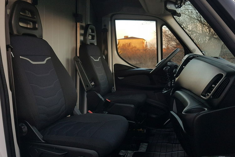 Iveco Daily KONTENER NISKOPODŁOGOWY 4.43x2.23x2.42 SKLEP FOODTRUCK KAMPER KLIMA zdjęcie 8