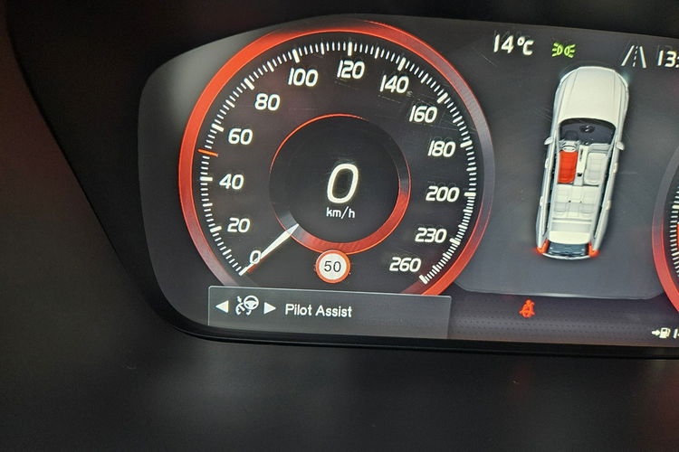 Volvo V90 2.0D3 150KM PDC Ast. Pasa Distronic Navi Ast. pilota Bezwypadek Super zdjęcie 26