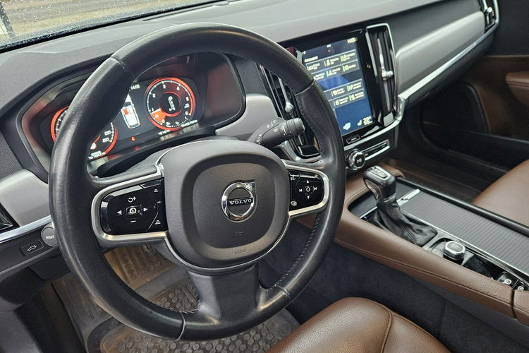 Volvo V90 2.0D3 150KM PDC Ast. Pasa Distronic Navi Ast. pilota Bezwypadek Super zdjęcie 39