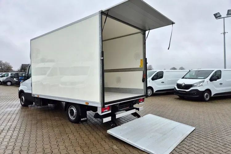 Iveco 35S16 Kontener 8 ePAL 79999zł NETTO 2.3 HPi/160KM Automat zdjęcie 11