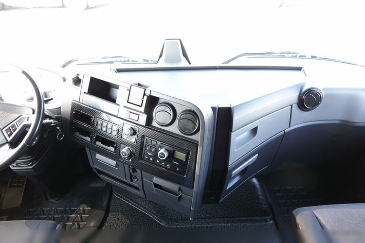 Renault T 480 / 13L / KLIMA POSTOJOWA / OPONY 100 % / HIGH CAB / METALIK / MAŁY PRZEBIEG / PO KONTRAKCIE SERWISOWYM  zdjęcie 30