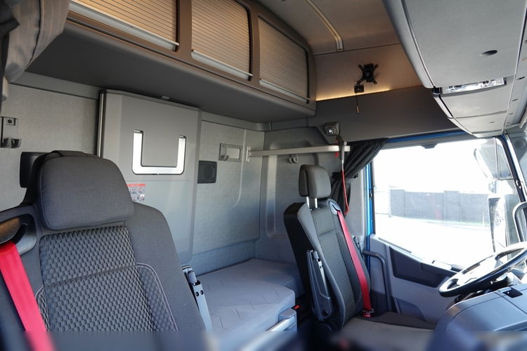 Renault T 480 / 13L / KLIMA POSTOJOWA / OPONY 100 % / HIGH CAB / METALIK / MAŁY PRZEBIEG / PO KONTRAKCIE SERWISOWYM  zdjęcie 36