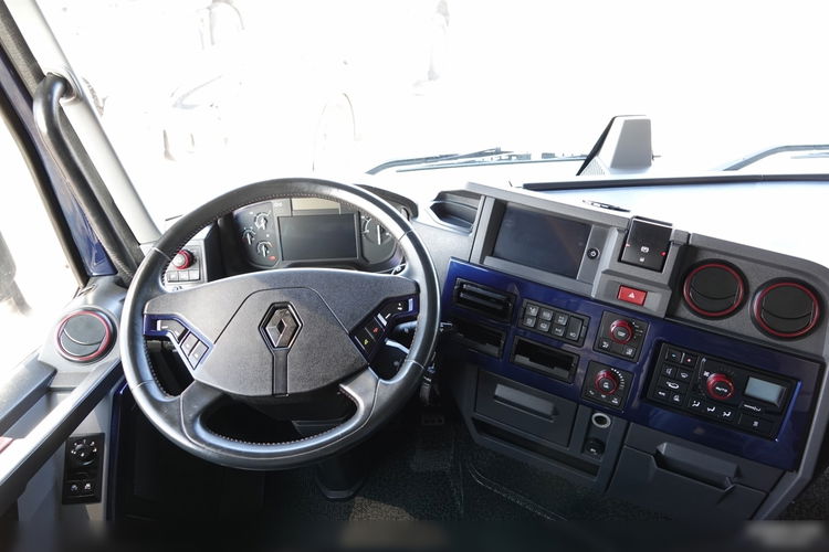 Renault T 520 / EDYCJA LIMITOWANA - 1894 / CAŁA NA PODUSZKACH / KLIMA POSTOJOWA / SKÓRY / OPONY 100% / SALONKA / BARDZO BOGATA WERSJA / PO KONTRAKCIE SERWISOWYM zdjęcie 31
