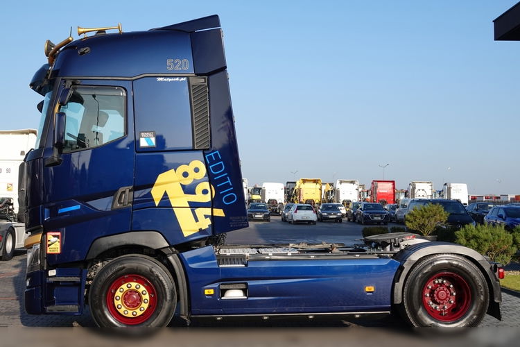Renault T 520 / EDYCJA LIMITOWANA - 1894 / CAŁA NA PODUSZKACH / KLIMA POSTOJOWA / SKÓRY / OPONY 100% / SALONKA / BARDZO BOGATA WERSJA / PO KONTRAKCIE SERWISOWYM zdjęcie 7