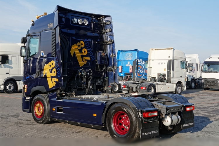 Renault T 520 / EDYCJA LIMITOWANA - 1894 / CAŁA NA PODUSZKACH / KLIMA POSTOJOWA / SKÓRY / OPONY 100% / SALONKA / BARDZO BOGATA WERSJA / PO KONTRAKCIE SERWISOWYM zdjęcie 8