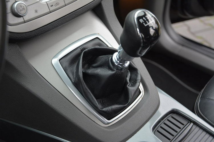 Ford Kuga 2.0TDCI 140 KM Lift Titanium Duża Navi Kamera Skóry Oryginał I-wł zdjęcie 29