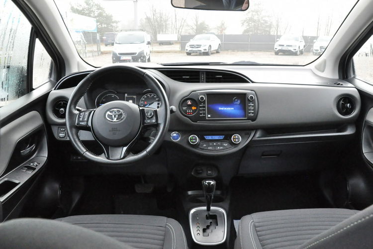 Toyota Yaris Hybrid Premium F-vat Salon Polska Gwarancja zdjęcie 11