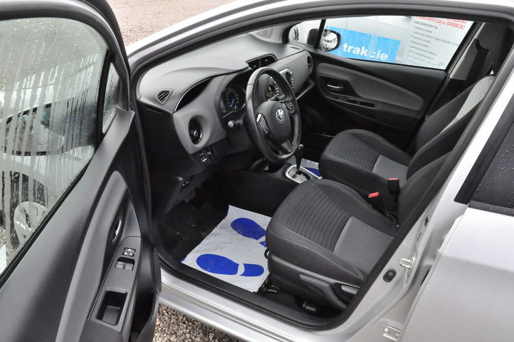 Toyota Yaris Hybrid Premium F-vat Salon Polska Gwarancja zdjęcie 12