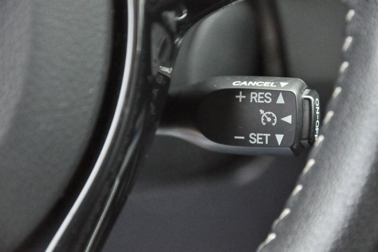 Toyota Yaris Hybrid Premium F-vat Salon Polska Gwarancja zdjęcie 24