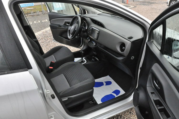 Toyota Yaris Hybrid Premium F-vat Salon Polska Gwarancja zdjęcie 26