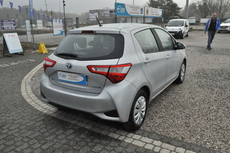 Toyota Yaris Hybrid Premium F-vat Salon Polska Gwarancja zdjęcie 5