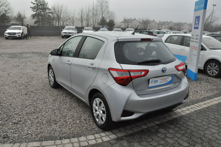 Toyota Yaris Hybrid Premium F-vat Salon Polska Gwarancja zdjęcie 7