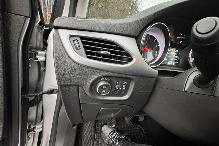 Opel Astra 1.2 benz 130KM Polski Salon Full Serwis F-Vat Cena Brutto 1r gwarancji zdjęcie 19