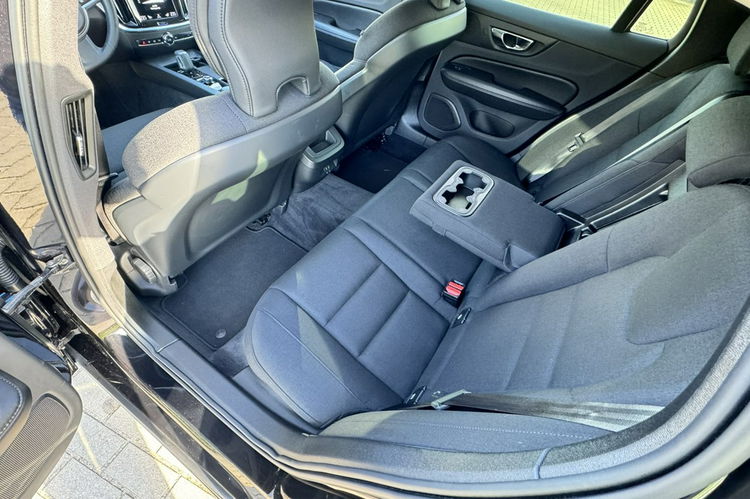 Volvo V60 2.0 D +HYBRYDA FULL LEDY NAVI KAMERA El.klapa f-k bezwypadkowy 1.gwar zdjęcie 17