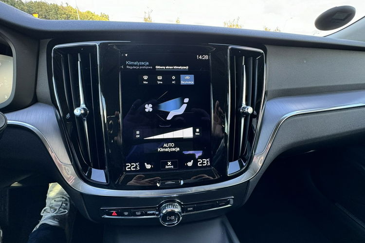 Volvo V60 2.0 D +HYBRYDA FULL LEDY NAVI KAMERA El.klapa f-k bezwypadkowy 1.gwar zdjęcie 23