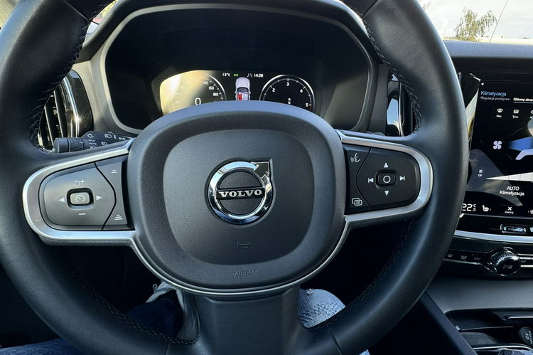 Volvo V60 2.0 D +HYBRYDA FULL LEDY NAVI KAMERA El.klapa f-k bezwypadkowy 1.gwar zdjęcie 25