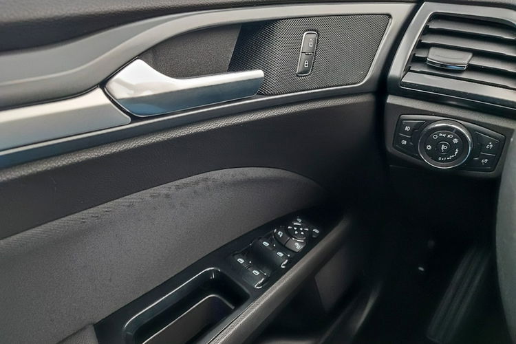 Ford Mondeo Mondeo Turnier 2.0 TDCi Business Edition zdjęcie 18