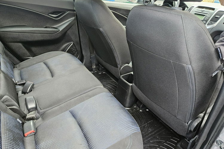 Hyundai ix20 Klimatyzacja / Podgrzewane fotele / 1 właściciel zdjęcie 13