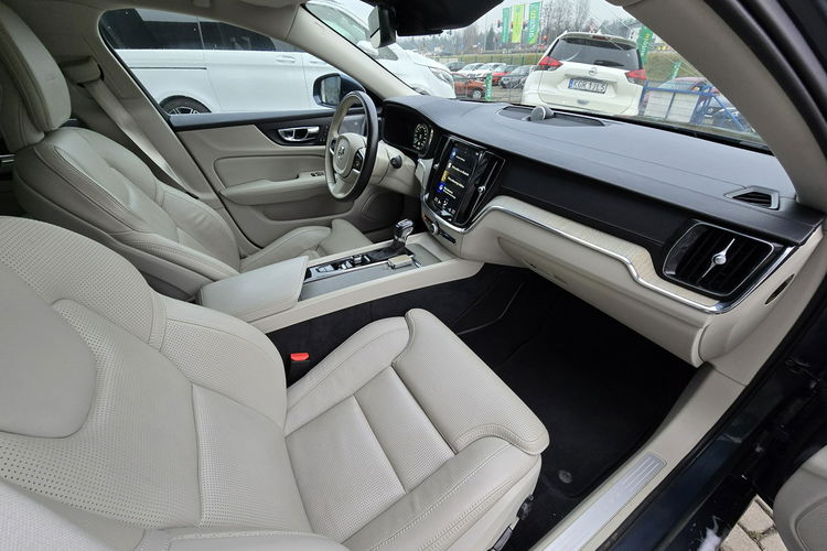 Volvo V60 zdjęcie 10