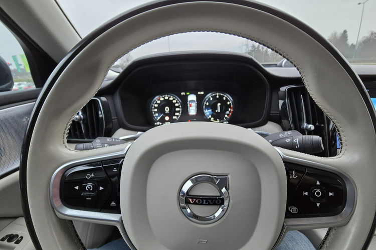 Volvo V60 zdjęcie 26