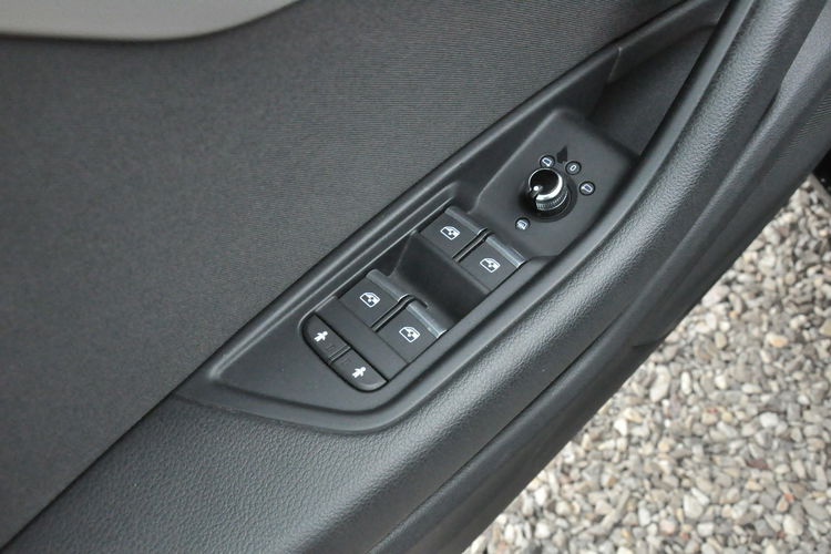 Audi A4 S-Tronic Gwarancja Nawigacja F-vat Salon Polska zdjęcie 16