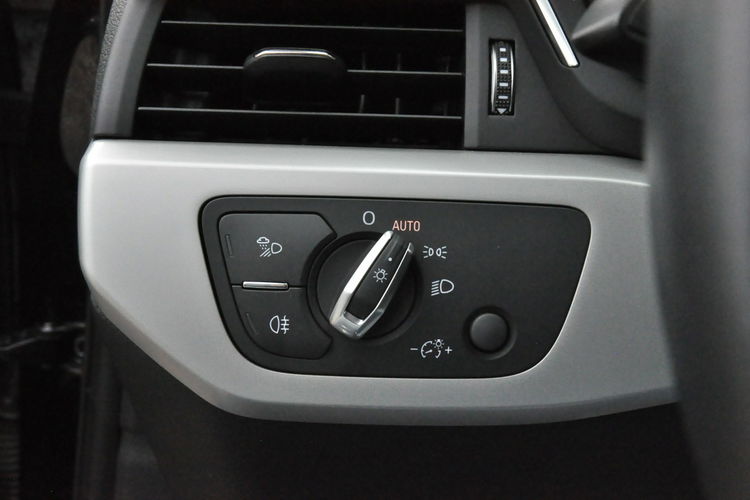 Audi A4 S-Tronic Gwarancja Nawigacja F-vat Salon Polska zdjęcie 19