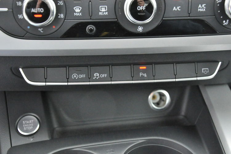 Audi A4 S-Tronic Gwarancja Nawigacja F-vat Salon Polska zdjęcie 26