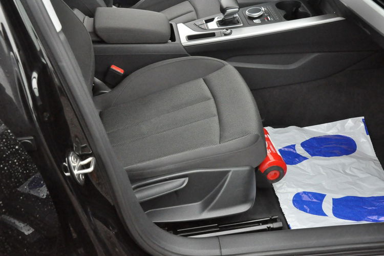 Audi A4 S-Tronic Gwarancja Nawigacja F-vat Salon Polska zdjęcie 31