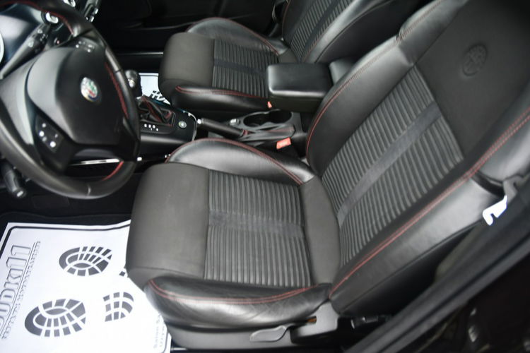Alfa Romeo Giulietta 1.4TURBO + GAZ. Automat, Navi, XenonyLedy.Pół-Skóry. zdjęcie 18