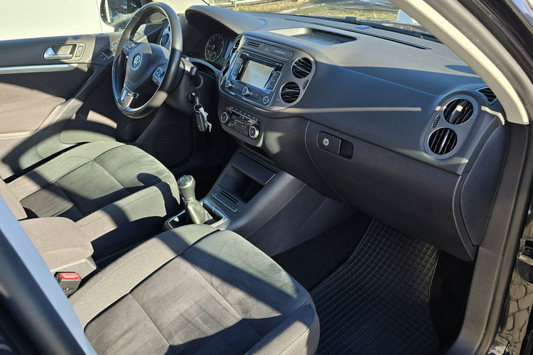 Volkswagen Tiguan 100% oryginalny lakier, kompletna dokumentacja serwisowa, nowy rozrząd zdjęcie 12