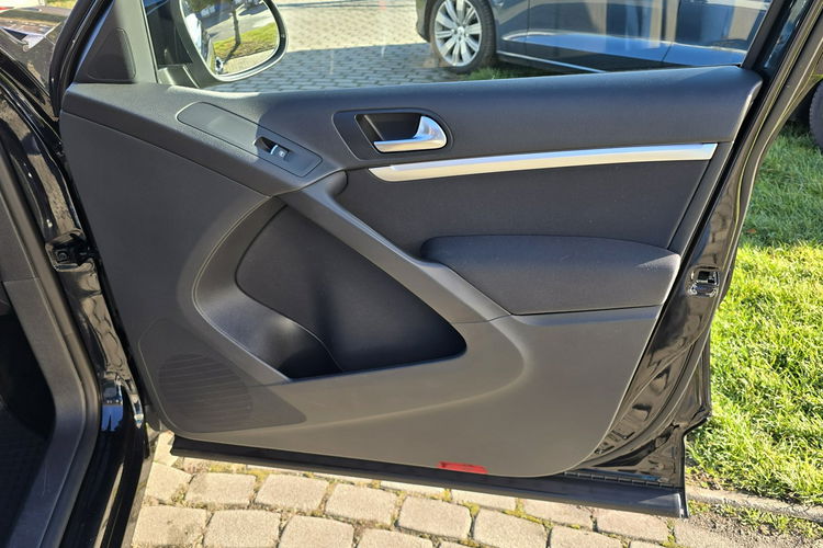 Volkswagen Tiguan 100% oryginalny lakier, kompletna dokumentacja serwisowa, nowy rozrząd zdjęcie 27