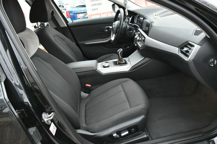 BMW 320 G21 320d 190KM Manual 2020r. Laser HeadUp HAK NAVi Kamera el. klapa FV zdjęcie 32