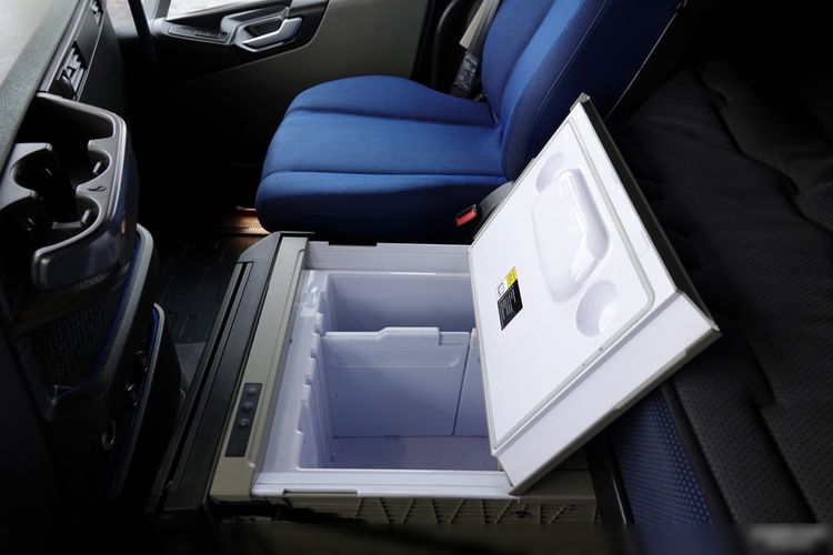 Volvo FH 500 / I-SAVE / XXL / KLIMA POSTOJOWA / NOWY MODEL / OPONY 100 % / PO ZŁOTYM KONTRAKCIE SERWISOWYM zdjęcie 27