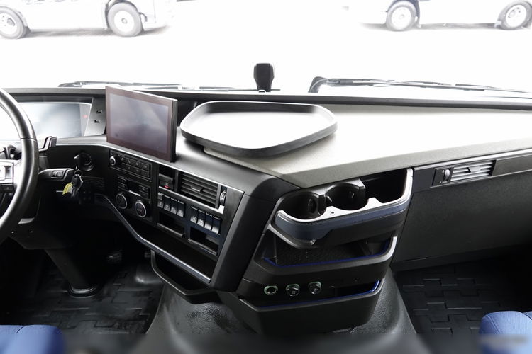 Volvo FH 500 / I-SAVE / XXL / KLIMA POSTOJOWA / NOWY MODEL / OPONY 100 % / PO ZŁOTYM KONTRAKCIE SERWISOWYM zdjęcie 32